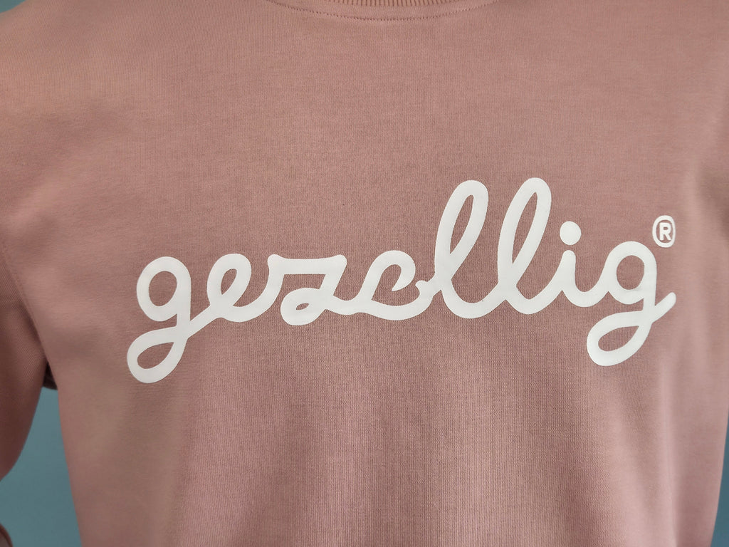 Dusty Pink Sweater with Gezellig logo in White