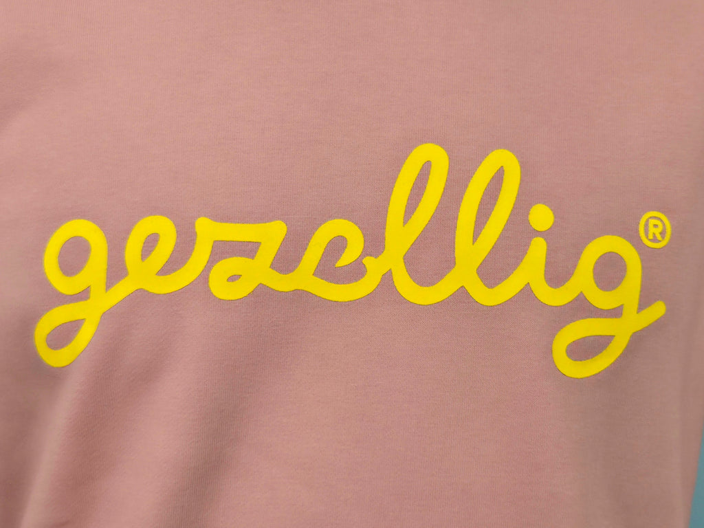 Dusty Pink Sweater with GEZELLIG in Yellow