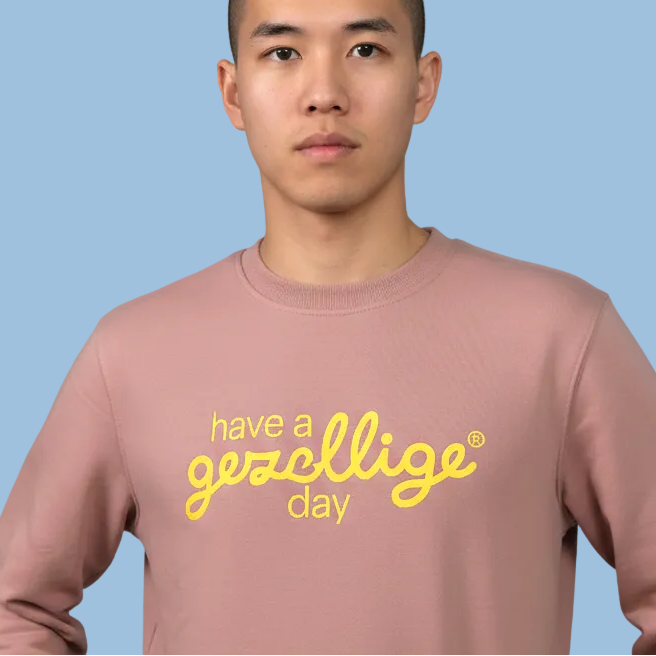 Dusty Pink Sweater HAVE A GEZELLIGE DAY in Yellow
