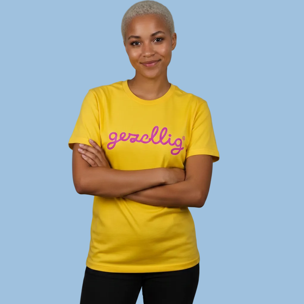 Yellow T-shirt with GEZELLIG in Fuchsia